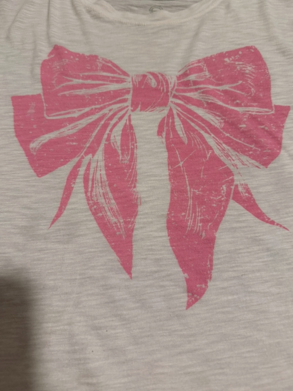 Social Culture Women’s Cream T-Shirt with Pink Bow Graphic Size Large - Picture 3 of 4